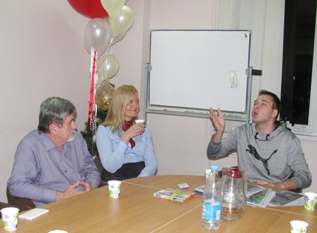 A session on global travelling in ICAN English speaking Club (Minsk) with cyclist Aleksey Landres.